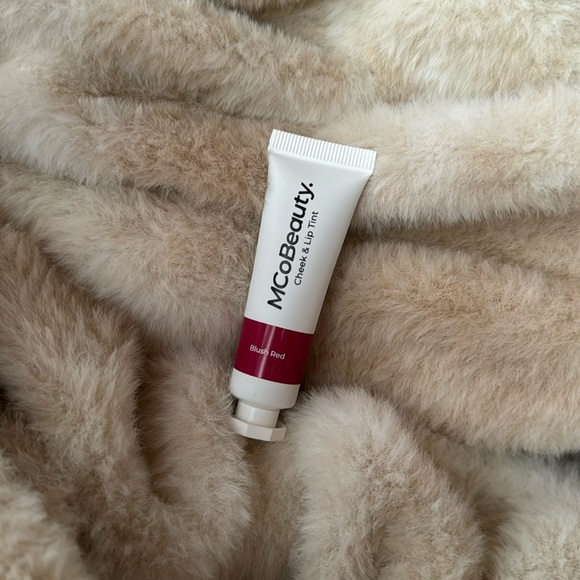 New MCoBeauty cheek and lip tint blush red - Picture 1 of 2
